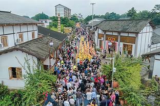 麦卡利斯特：萨拉赫是利物浦的出色领袖 我很高兴取得进球